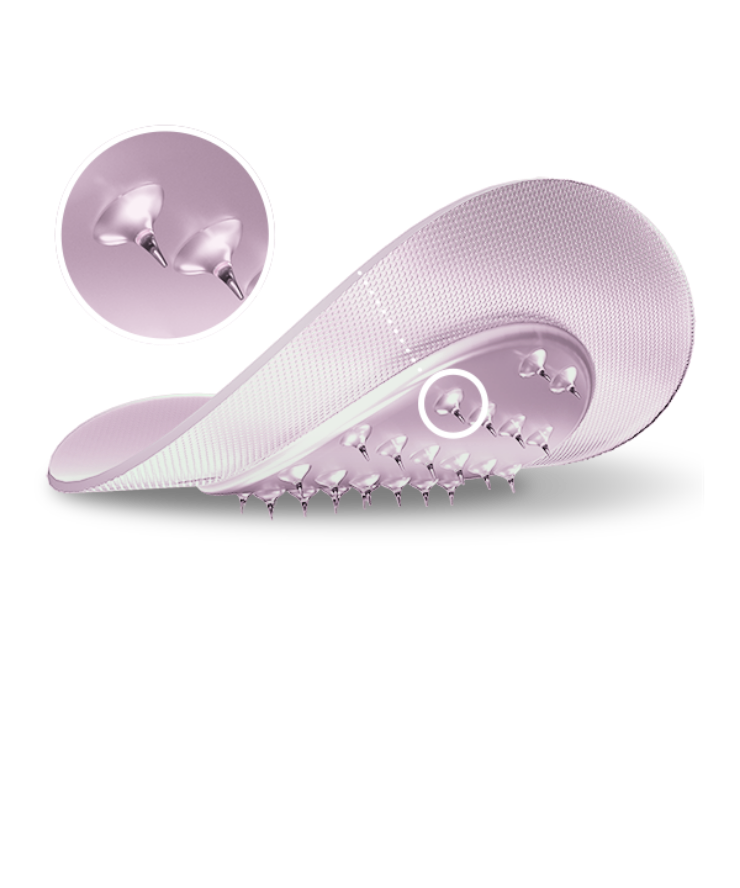 Breakout to Bright Bundle: Curved, textured hydrocolloid pad targets and lightens spots fast.